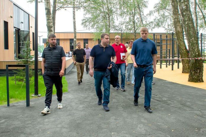 В «Дубровицком лесу» Подольска завершается устройство лыжероллерной и лыжной трасс В «Дубровицком лесу» Подольска завершается устройство лыжероллерной и лыжной трасс