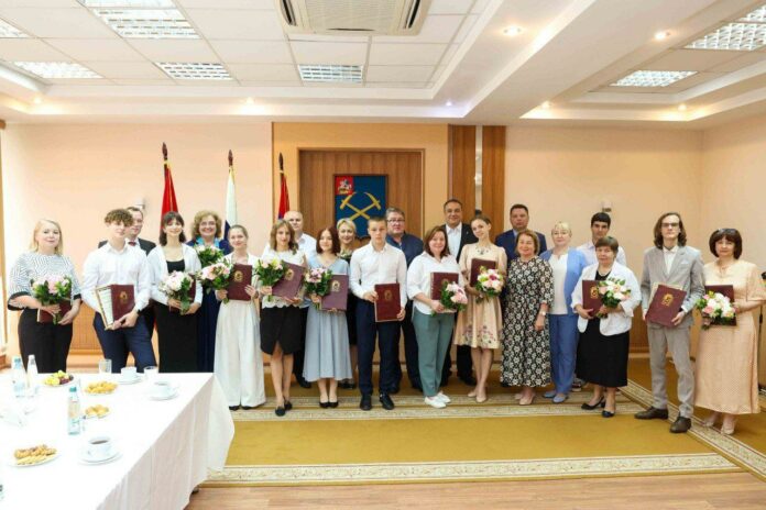 В Подольске вручили премию имени Александра Шамарова В Подольске вручили премию имени Александра Шамарова