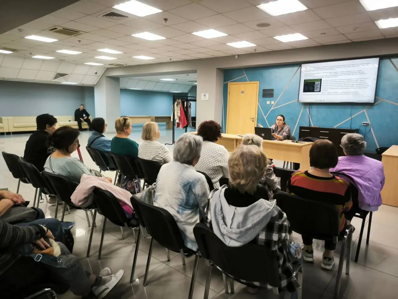 Лекцию о профилактике травматизма прочитали в клубе «Активное долголетие» 
