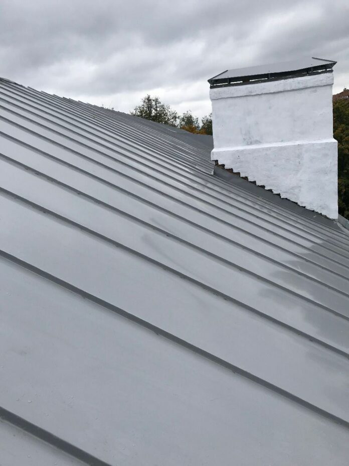 Полным ходом идет обновление кровли в многоквартирных домах Большого Подольска Полным ходом идет обновление кровли в многоквартирных домах Большого Подольска