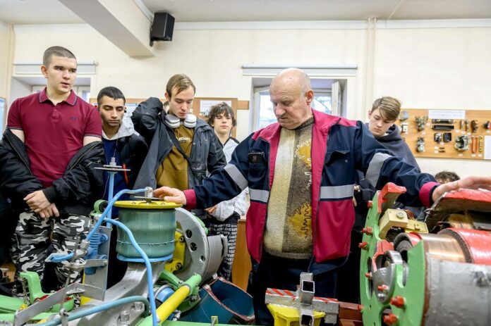 Студенты колледжа познакомились с работой МУП «Подольский троллейбус» Студенты колледжа познакомились с работой МУП «Подольский троллейбус»