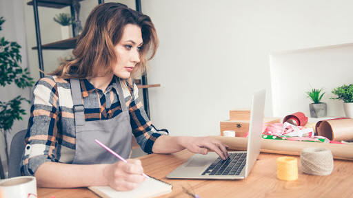 Фрилансерам помогут организовать свой бизнес