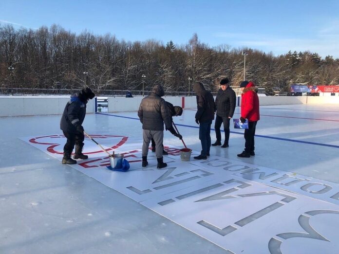 Хоккейную площадку проверили сотрудники Комитета по физической культуре и спорту в Климовске Хоккейную площадку проверили сотрудники Комитета по физической культуре и спорту в Климовске
