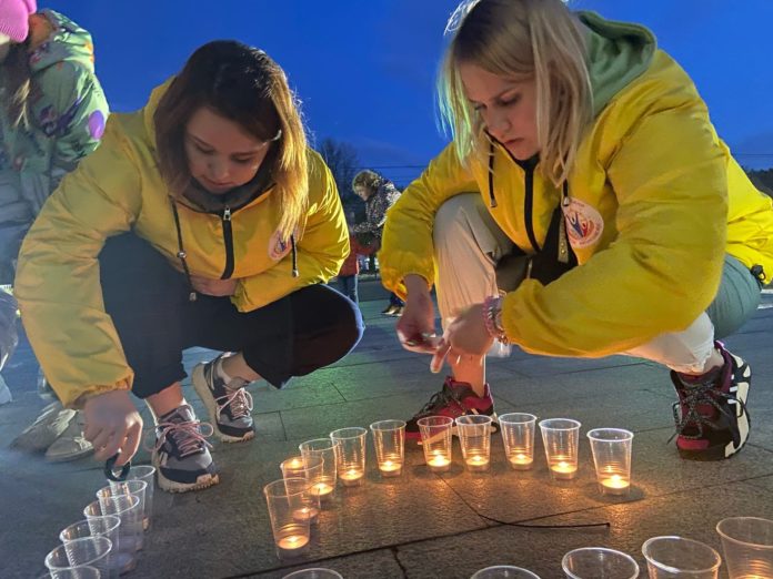 Молодежь Большого Подольска приняла участие во Всероссийской акции «Свеча памяти» Молодежь Большого Подольска приняла участие во Всероссийской акции «Свеча памяти»