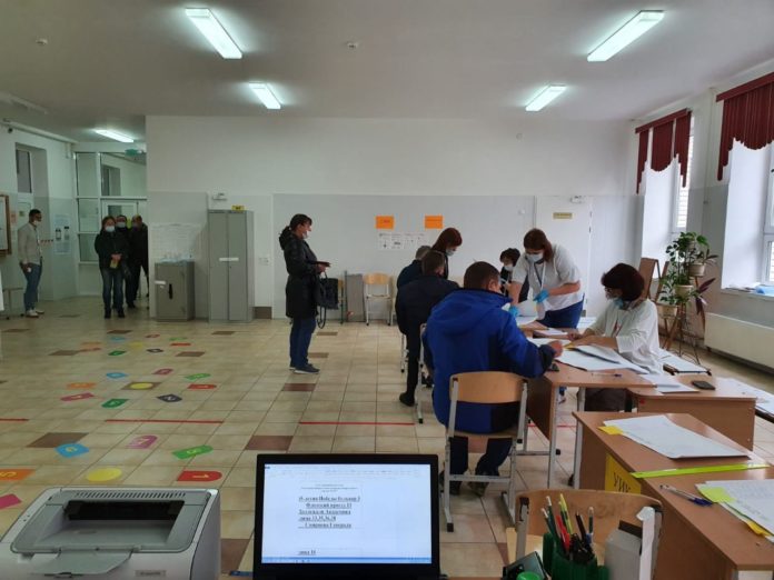 В 8 часов 17 сентября открылись все избирательные участки в Подольске В 8 часов 17 сентября открылись все избирательные участки в Подольске