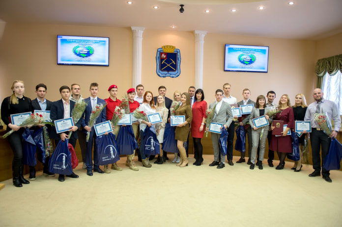 Глава Подольска поздравил молодых активистов