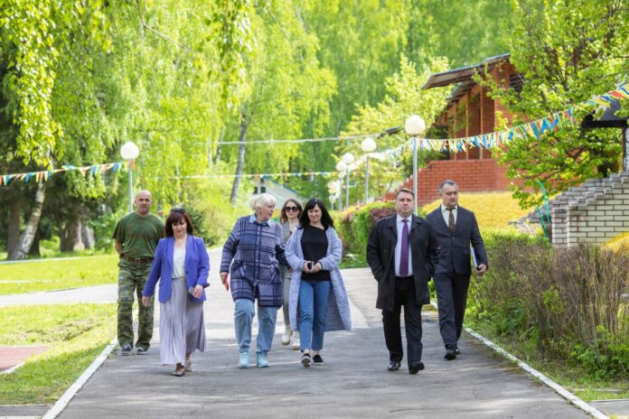 1280 ребят отдохнут в ДЮОЦ «Родина» и «Ромашка» 1280 ребят отдохнут в ДЮОЦ «Родина» и «Ромашка»