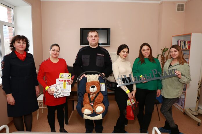 В Подольске сотрудники Госавтоинспекции провели мероприятие, посвященное Дню матери В Подольске сотрудники Госавтоинспекции провели мероприятие, посвященное Дню матери