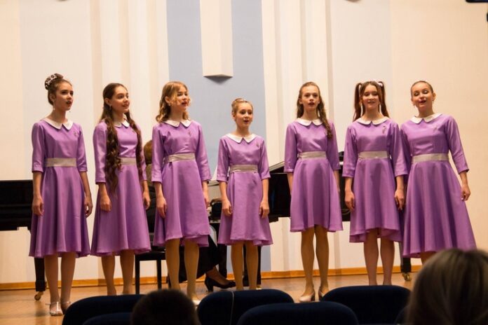 Хор «Радуга» принял участие в конкурсе «РОЗА ВЕТРОВ» Хор «Радуга» принял участие в конкурсе «РОЗА ВЕТРОВ»