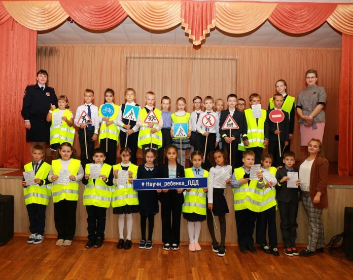 В школах Большого Подольска автоинспекторы проводят экспресс-инструктажи «Переменка безопасности» В школах Большого Подольска автоинспекторы проводят экспресс-инструктажи «Переменка безопасности»