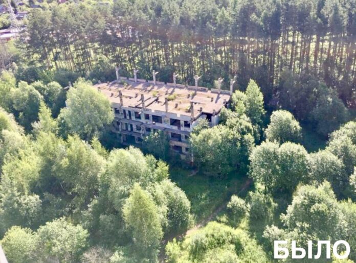 Недостроенное трехэтажное здание снесли в Подольске