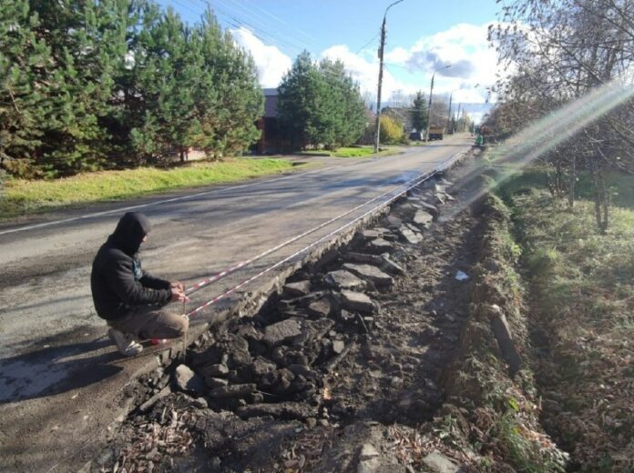 Новый тротуар строят по улице Рожкова в Климовске Новый тротуар строят по улице Рожкова в Климовске