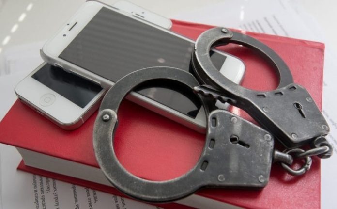 В Подольске задержан подозреваемый в попытке кражи 46 мобильных телефонов В Подольске задержан подозреваемый в попытке кражи 46 мобильных телефонов