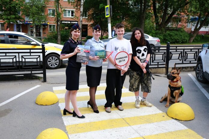 В Подмосковье регулярно проводятся информационно-пропагандистские акции с пешеходами В Подмосковье регулярно проводятся информационно-пропагандистские акции с пешеходами