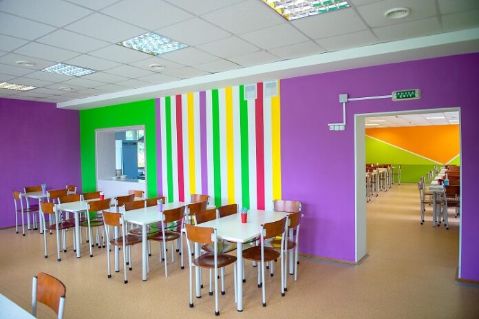 Около 20 тысяч учеников начальной школы получат бесплатное горячее питание в школах Большого Подольска