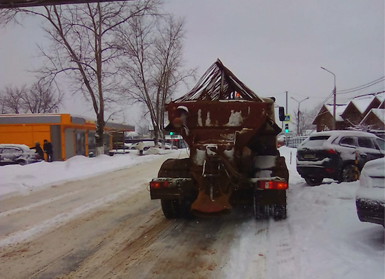 На уборке снега в Подольске задействовано 60 машин спецтехники На уборке снега в Подольске задействовано 60 машин спецтехники