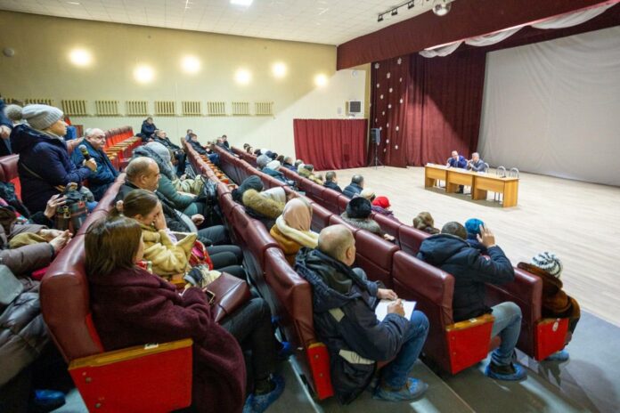 В Подольске прошла встреча по вопросам ЖКХ с жителями Силикатной В Подольске прошла встреча по вопросам ЖКХ с жителями Силикатной