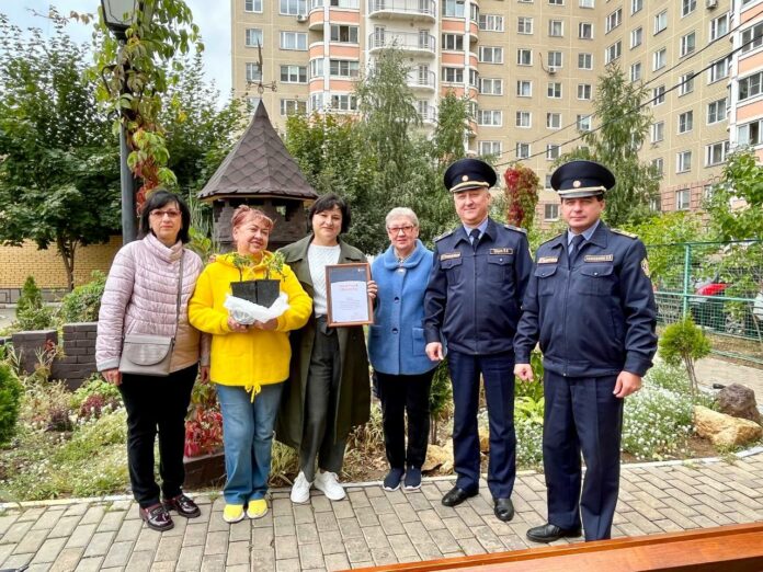 В Подольске по итогам конкурса «Зеленый двор» наградили жительниц В Подольске по итогам конкурса «Зеленый двор» наградили жительниц