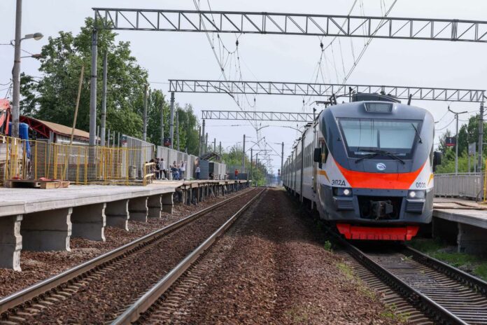 Платформы станции Львовская в Подольске капитально ремонтируют Платформы станции Львовская в Подольске капитально ремонтируют