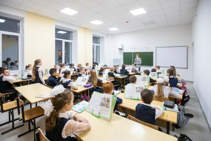 Стартовал прием заявок на участие в федеральной программе «Земский учитель» Стартовал прием заявок на участие в федеральной программе «Земский учитель»