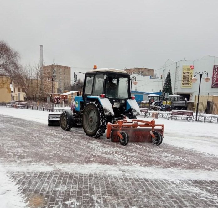 Коммунальные и дорожные службы убирают последствия снегопада в Городском округе Подольск Коммунальные и дорожные службы убирают последствия снегопада в Городском округе Подольск