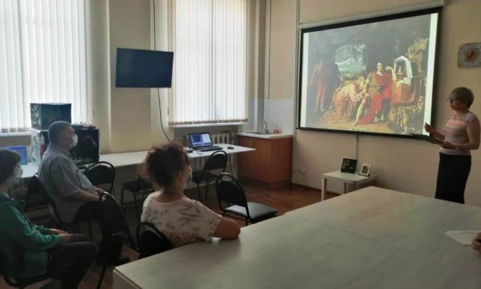 Подольская библиотека №18 совместно с СДК «Молодёжный» провели цикл программ «Путь к возвышенному» Подольская библиотека №18 совместно с СДК «Молодёжный» провели цикл программ «Путь к возвышенному»