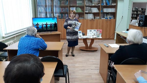 В рамках проекта “Многоликая Россия” в библиотеке № 13 жители Большого Подольска познакомились с... В рамках проекта “Многоликая Россия” в библиотеке № 13 жители Большого Подольска познакомились с...