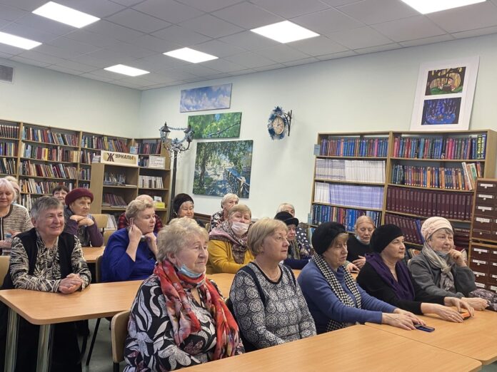 В библиотеке № 28  прошел вечер-портрет, посвященный жизни великого русского поэта Н. А....