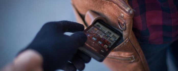 Силами полиции задержаны подозреваемый в краже мобильного телефона в Подольске