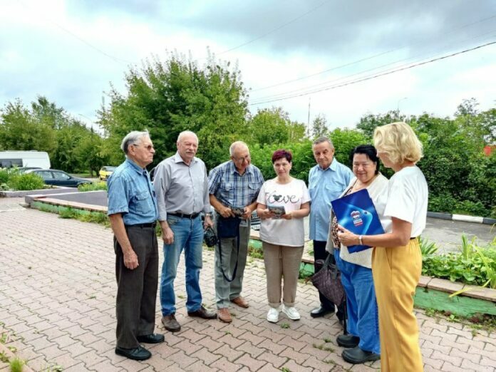 Депутат Горсовета провела встречу с жителями микрорайона Юбилейный Депутат Горсовета провела встречу с жителями микрорайона Юбилейный