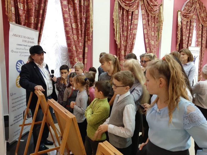 Выставка работ слепоглухих художников открылась в СДК «Молодежный» в Подольске