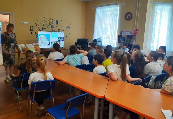 Информационно-познавательный час «Страниц печатных славные начала» прошел в подольскай библиотеке №11 Информационно-познавательный час «Страниц печатных славные начала» прошел в подольскай библиотеке №11