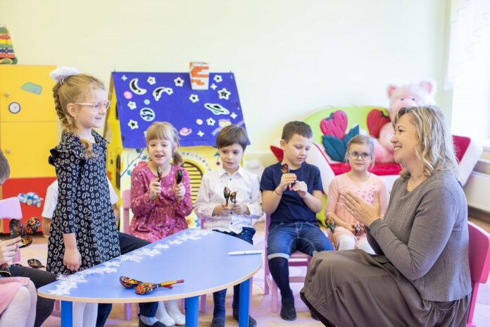 Меры дополнительной поддержки получают работники учреждений образования Подольска Меры дополнительной поддержки получают работники учреждений образования Подольска