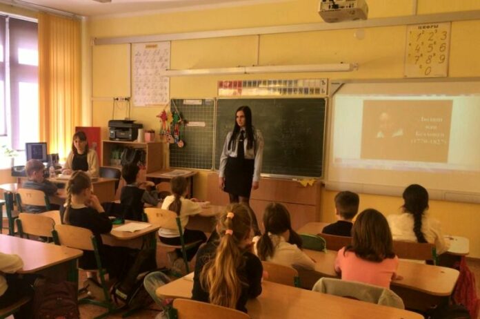 В Подольске полицейские провели профилактические беседы со школьниками в рамках мероприятия «Твой выбор» В Подольске полицейские провели профилактические беседы со школьниками в рамках мероприятия «Твой выбор»