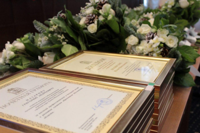 К сведению подольчан: лучшие подмосковные учителя получат премии за достижения в педагогической деятельности