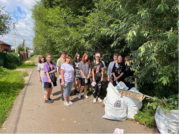 Благодаря акции «Вода России» очистили от мусора берег реки в Подольске Благодаря акции «Вода России» очистили от мусора берег реки в Подольске