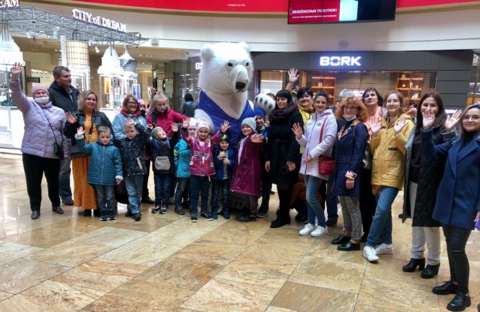 Экскурсию на башню «Федерация» получили в подарок жители дома №8/2 по бульвару 65 лет... Экскурсию на башню «Федерация» получили в подарок жители дома №8/2 по бульвару 65 лет...