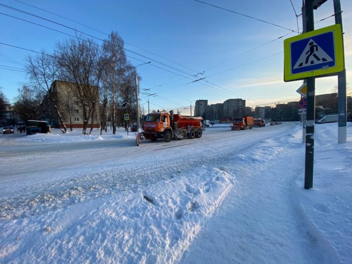 Муниципальная техника подключилась к устранению последствий снегопада на дорогах Московской области Муниципальная техника подключилась к устранению последствий снегопада на дорогах Московской области