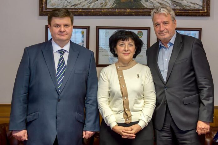 Николай Пестов провел рабочую встречу с руководством «Альфа-Банка» Николай Пестов провел рабочую встречу с руководством «Альфа-Банка»