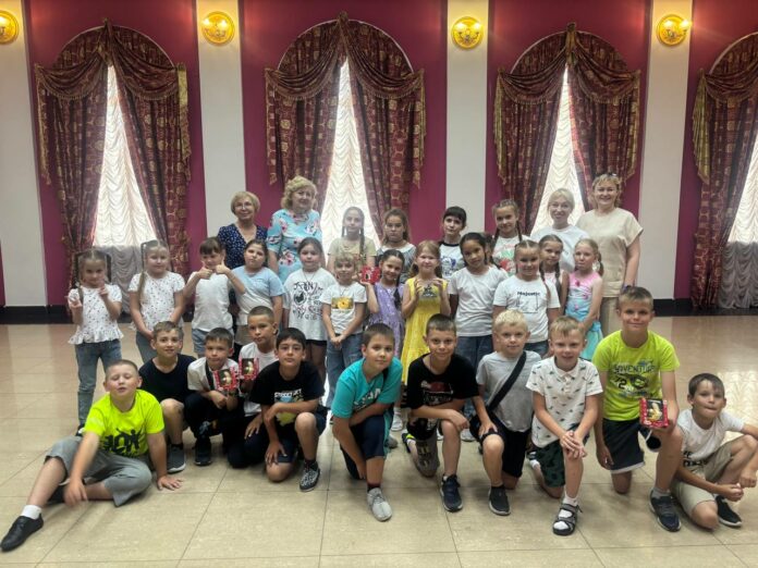 Дети из Молодежного отдохнули в лагере «Маленькая страна»