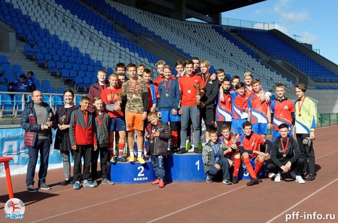 Определены лучшие юношеские дворовые футбольные команды Подольска Определены лучшие юношеские дворовые футбольные команды Подольска