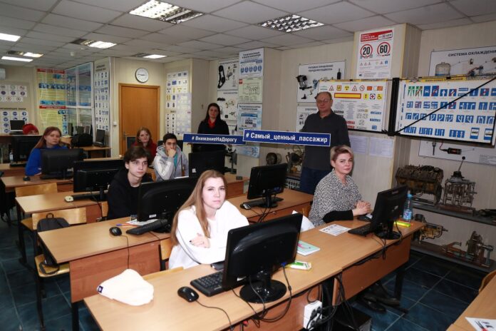 Сотрудники Госавтоинспекции провели профилактическую беседу с курсантами автошкол Сотрудники Госавтоинспекции провели профилактическую беседу с курсантами автошкол