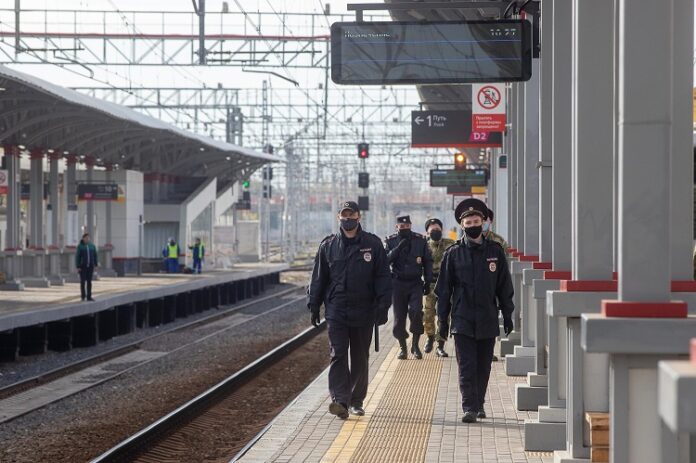 На станции «Подольск» состоялся рейд по предупреждению нарушений на железнодорожных путях