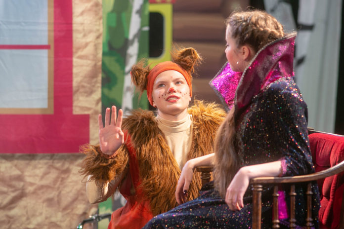 Спектакль «Одолень-трава» состоялся во Дворце культуры «Октябрь»