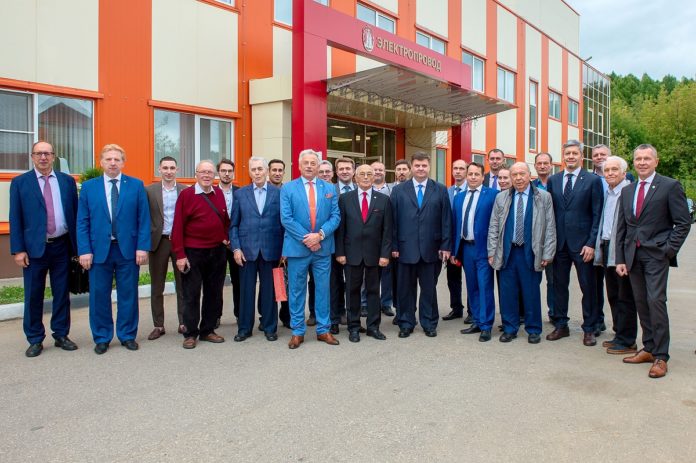 Глава муниципалитета: «Коллектив завода «Электропровод» вносит свой достойный вклад в развитие нашего округа» Глава муниципалитета: «Коллектив завода «Электропровод» вносит свой достойный вклад в развитие нашего округа»