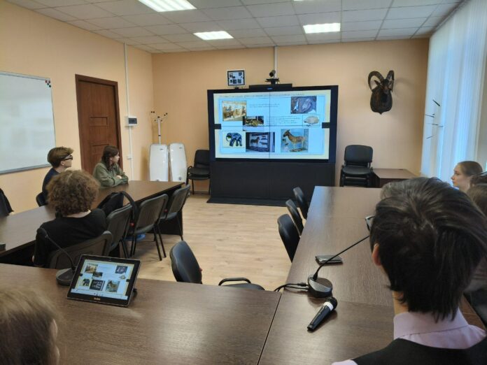 Подольские школьники познакомились с палеогенетикой