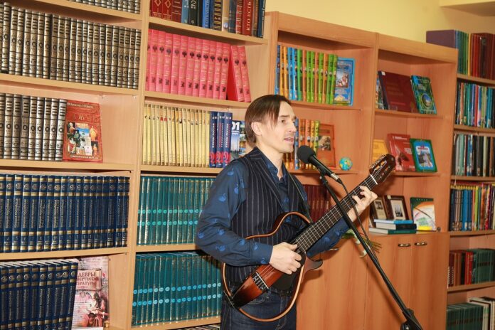 В Центральной библиотеке Подольска состоялась арт-встреча с Павлом Быковым В Центральной библиотеке Подольска состоялась арт-встреча с Павлом Быковым