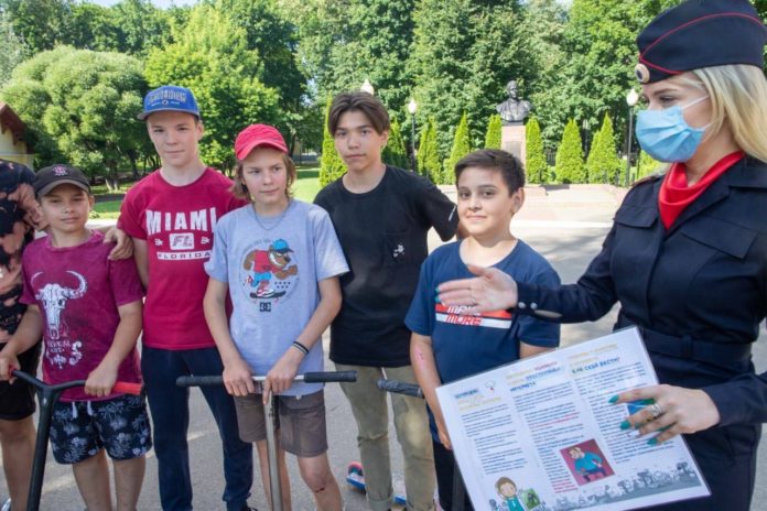 Акцию «Безопасные каникулы» провели сотрудники полиции в Подольске