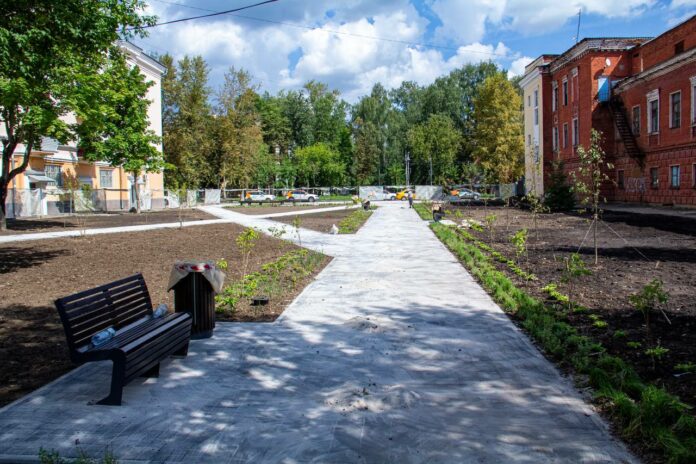 Благоустройство сквера у Дома культуры имени 1 Мая г. о. Подольск завершат досрочно