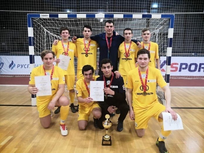 Спортивная команда Лицея Климовска стала победителем областных соревнований по мини-футболу Спортивная команда Лицея Климовска стала победителем областных соревнований по мини-футболу